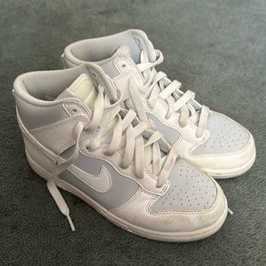 Nike sb dunk high kids shoes size 2.5Y gently used powder blue